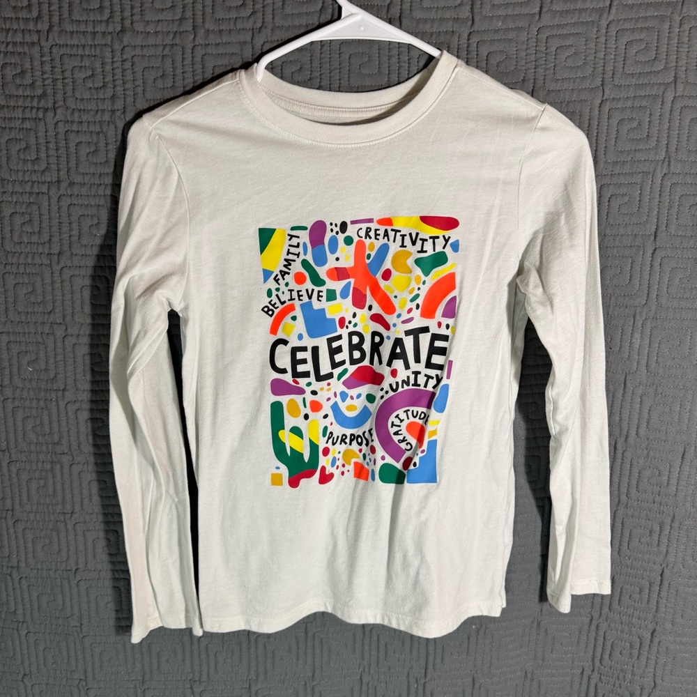 Cat & Jack T-Shirt Boys Size Medium 8/10 White Celebrate Family Long Sleeve